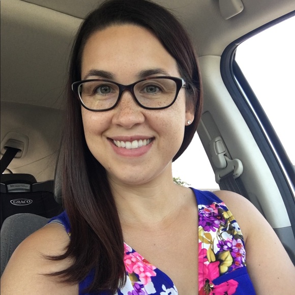 Meet your Posher, Nicole - Picture 1 of 1